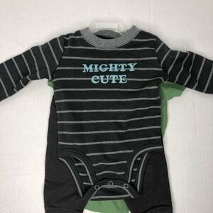 - Carter’s baby boy 3 piece set outfit size 3m